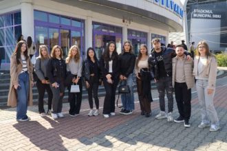Start de an universitar la Sibiu bobocii in Sala Transilvania