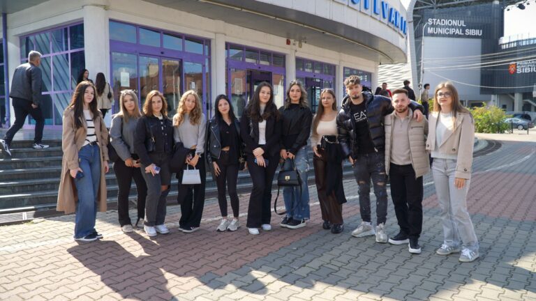 Start de an universitar la Sibiu bobocii in Sala Transilvania