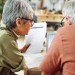 Taxarea retragerii pensiiei integrale din pilonii 2 si 3 determina romanii sa caute solutii alternative