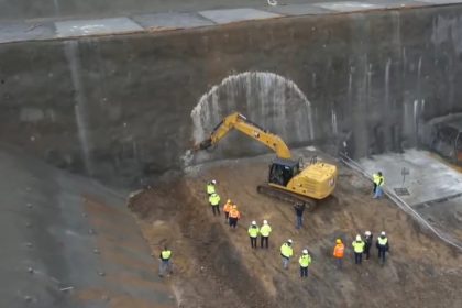 Tunelul Robesti se contureaza turcii de la Mapa Cengiz sapa al doilea fir spre Sibiu