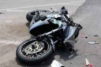 Urmrire in Sibiu tanar cazut cu motocicleta fuge de politie