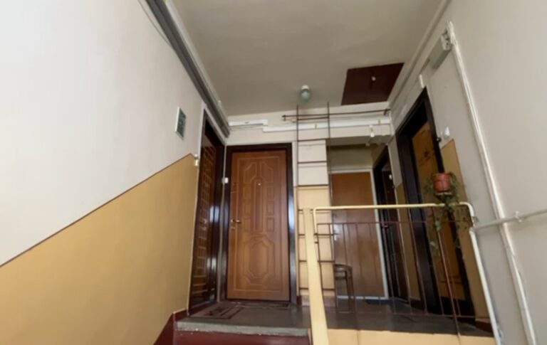 Vecinii femeii omorate de fiu socati O gospodina iubitoare de oameni si flori