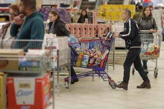 Viata decenta devine un lux pentru familie