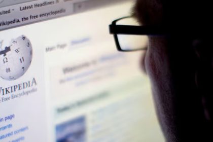 Wikipedia in declin traficul a scazut din cauza AI