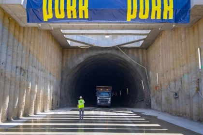 Asfaltarea in tunelul Alina a inceput utilaje din Germania