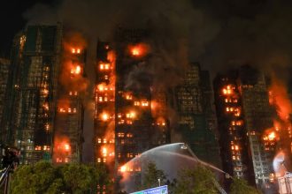 Bilan provizoriu al incendiului din Hong Kong 55 de morti si 279 disparuti