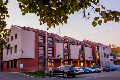 Biletele la spectacolele de la Casa de Culturase scumpesc