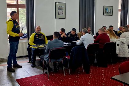 Calatorie impresionanta ofiteri din Sibiu aprind lumanari in cimitirele eroilor