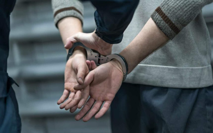 Conflict violent intre doi sateni din Amnas agresorul retinut