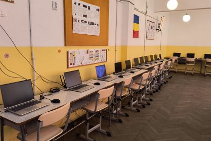 Echipamente digitale pentru scoli si gradinite in Medias