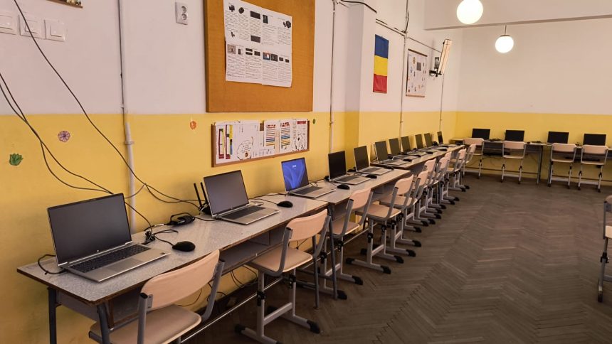 Echipamente digitale pentru scoli si gradinite in Medias