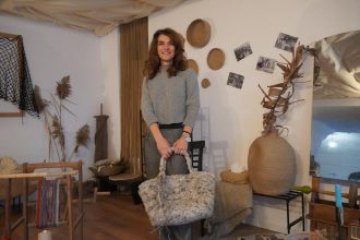 Fata inginerilor din Cisnadie designer de noduri Iulia Lavu si moda