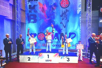 Fetile de aur ale Sibiului Carina Criste si Raluca Bucata medalii la Mondiale de Karate