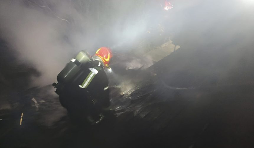 Incendiu devastator in Avrig la 3 dimineata