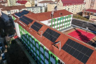 Lucrari la Liceul Constantin Noica Primaria plateste 240000 lei