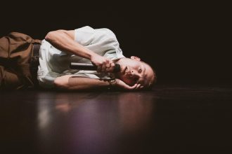 Ochii mamei spectacol emoionant la Teatrul Gong