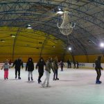 Patinoarul din Cisnadie ca nou prelata schimbata dupa un deceniu