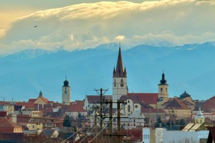 Romania sub cod de vreme rea ploi si vant puternic