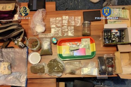 Sibieni retinuti pentru trafic de droguri vindeau canabis si ecstasy
