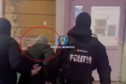 Sofeul de TIR beat retinut dupa ce s a blocat pe calea ferata