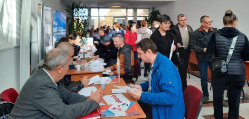 Somaj in scadere la Sibiu jumatate din someri cu studii primare sau fara