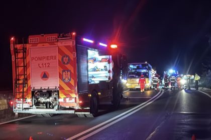 Starea femeii lovite de autocar pe DN1 Bradu