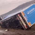 TIR rasturnat la intrarea in Slimnic sens Sibiu