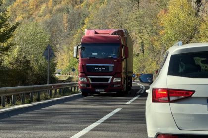 Traficul greu interzis 3 zile pe Valea Oltului
