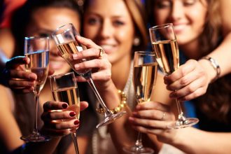 Ziua Arhanghelilor Mihail si Gavriil 15 milioane de romani sarbatoresc onomastica