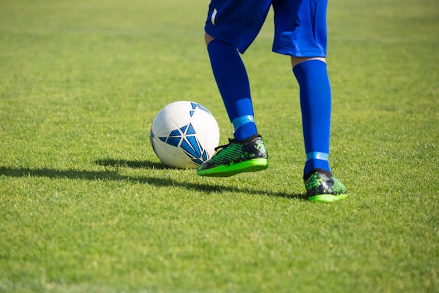 primul pas in cucerirea terrenului de fotbal