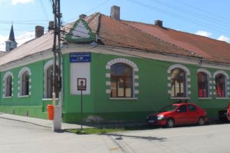 Acuzii grave la Apoldu de Jos Politistii bat copii in scoala