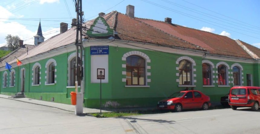 Acuzii grave la Apoldu de Jos Politistii bat copii in scoala