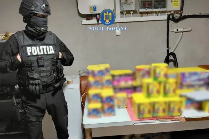 Barbat din Sacadate si femeie din Tiliscaa cercetati pentru artificii online