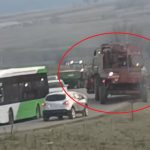 Calvarul soferilor pe drumul Sibiu Agnita combinele agricole creeaza ambuteiaje