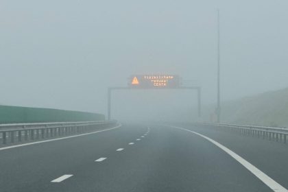 Ceata densa pe autostrada Sibiu Deva si restrictii pe Valea Oltului