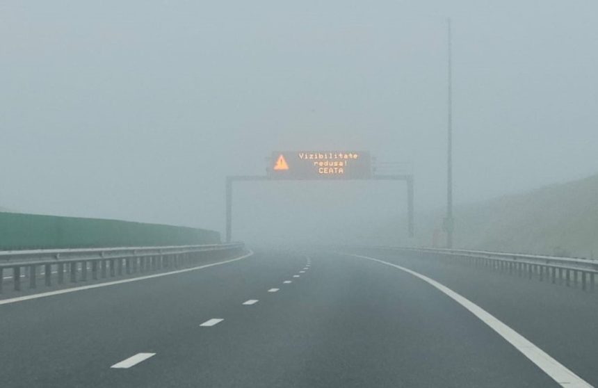 Ceata densa pe autostrada Sibiu Deva si restrictii pe Valea Oltului