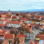 Cladiri deteriorate din Sibiu cu graffiti Bibu cere solutii