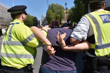 Criminal roman prins in Marea Britanie a ucis 2 oameni cu masina