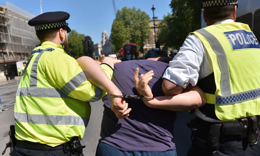 Criminal roman prins in Marea Britanie a ucis 2 oameni cu masina