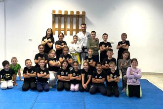 De pe uliele satului ctre performan elevii din Turnu Rosu i Sebeu de Jos practic taekwon do gratuit