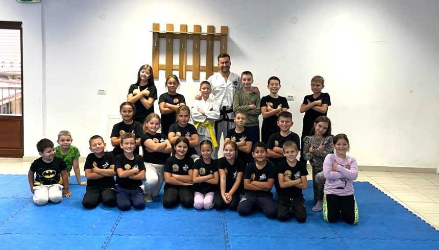 De pe uliele satului ctre performan elevii din Turnu Rosu i Sebeu de Jos practic taekwon do gratuit
