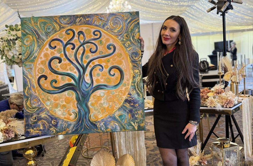 Invitatie la Fiat Lux expozitia care aduce lumina