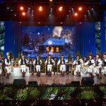 Junii Sibiului cuceresc Bucurestiul spectacol de colinde si traditii