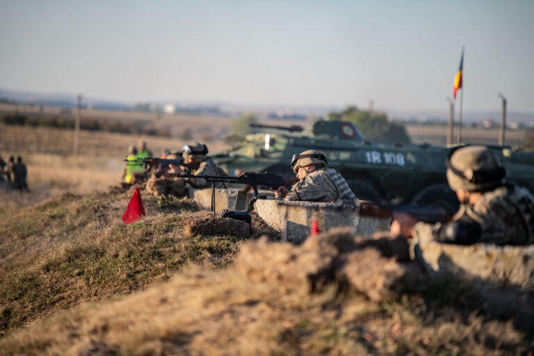 Luna plina de antrenamente la polygonul Poplaca