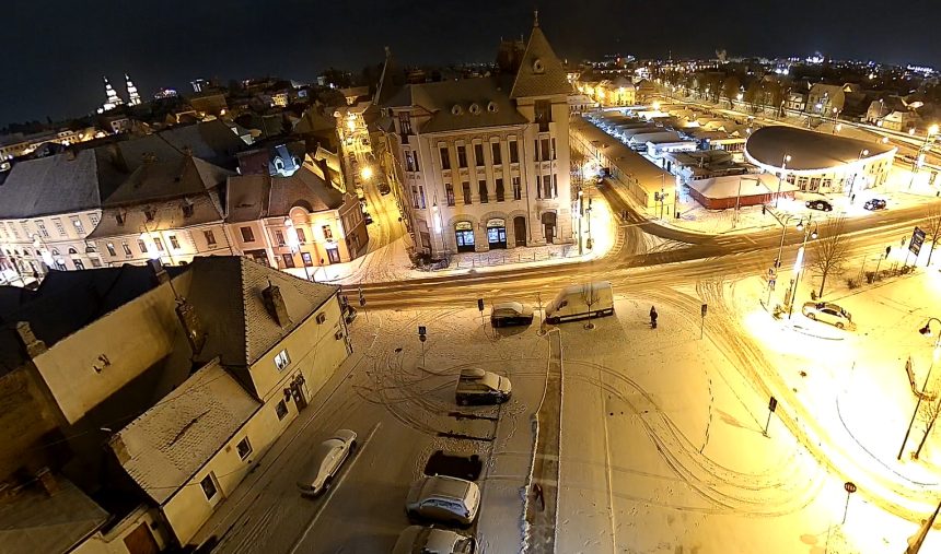 Ninsoare abundenta la Sibiu 5 autospeciale actioneaza pe strazi