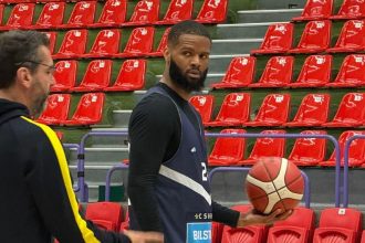 Noul star al Sibiului Anthony Smith pivot american de 2 metri