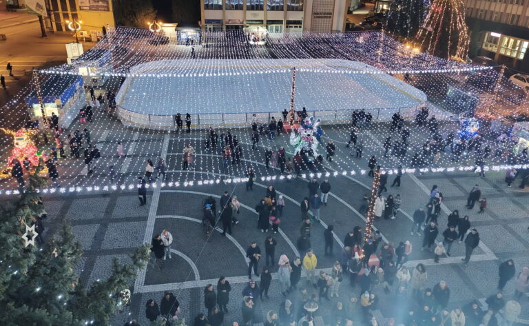 Patinoarul din Medias a deschis portile program extins preturi accesibile