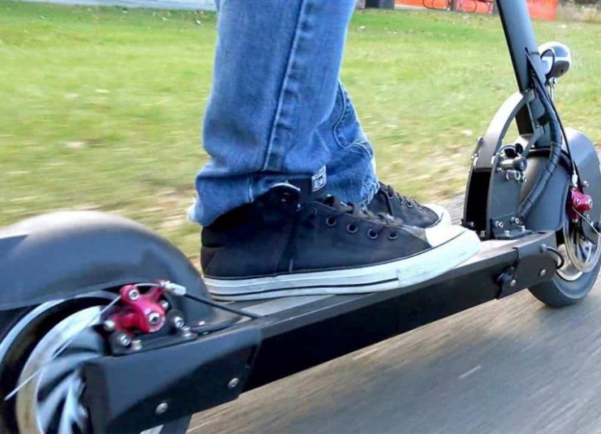 Politica RCA devine obligatorie pentru trotinete si biciclete electrice