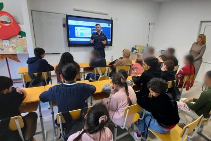 Politistii sibieni si elevii actiuni anti violen si droguri