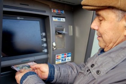 Programul bancilor de Cracun si Anul Nou